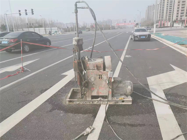 定结公路路面下沉沉降开裂注浆加固施工